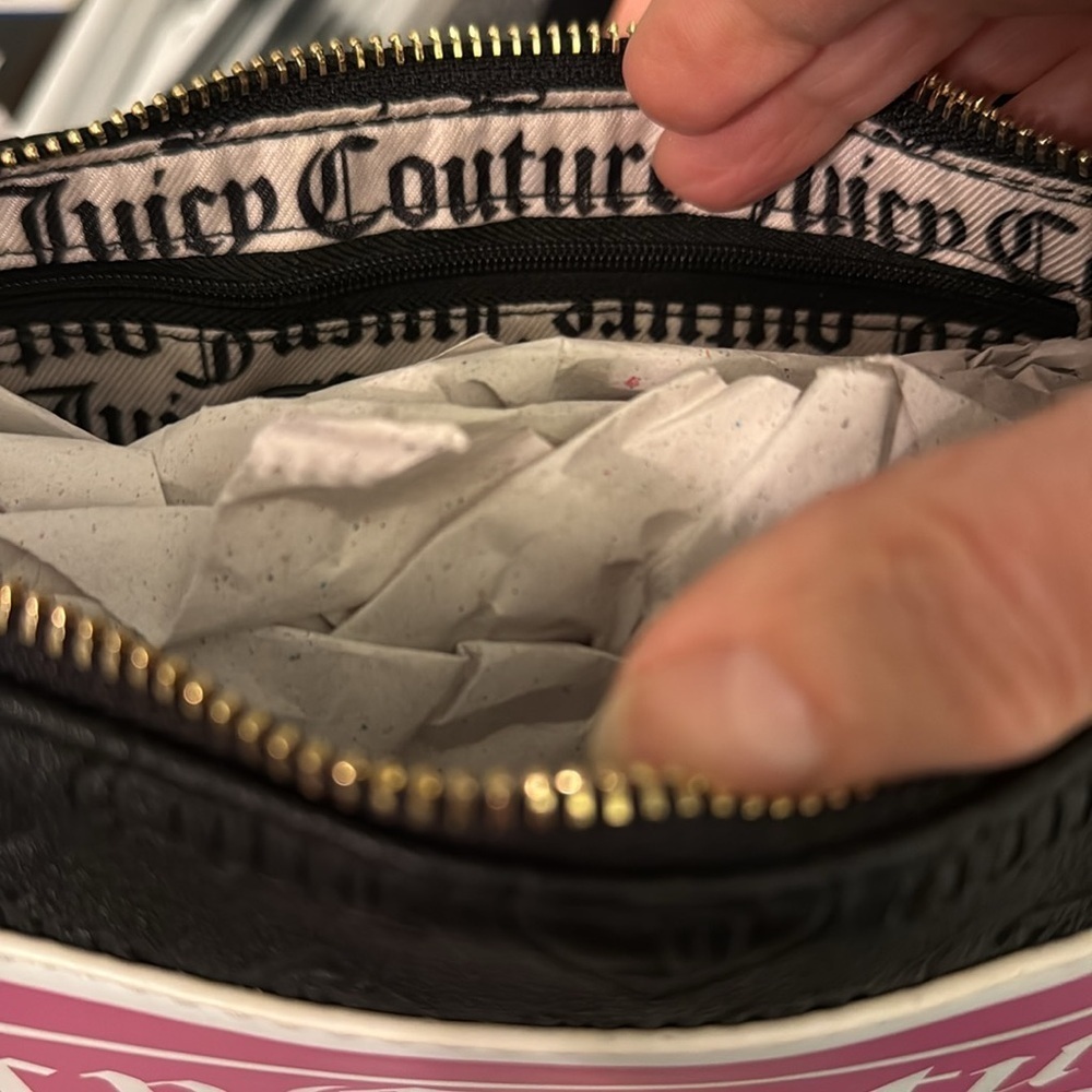 Juicy Couture Black and Gold Shoulder Bag with Chain Detail - Picture 4 of 4